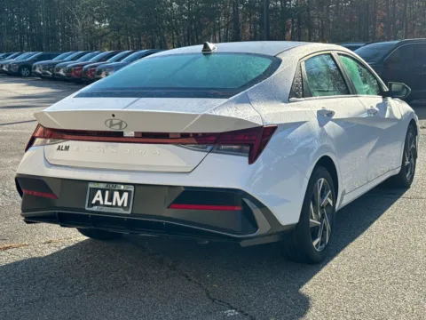 More photos of 2025 Hyundai Elantra SEL Convenience at ALM Hyundai West, GA