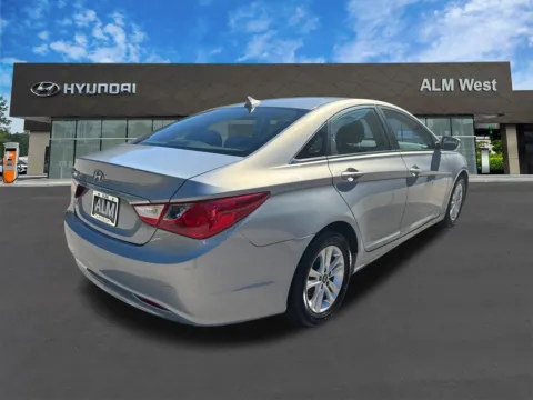 More photos of 2011 Hyundai Sonata GLS at ALM Hyundai West, GA