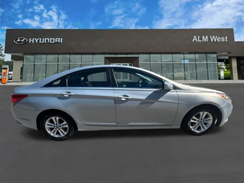 More photos of 2011 Hyundai Sonata GLS at ALM Hyundai West, GA