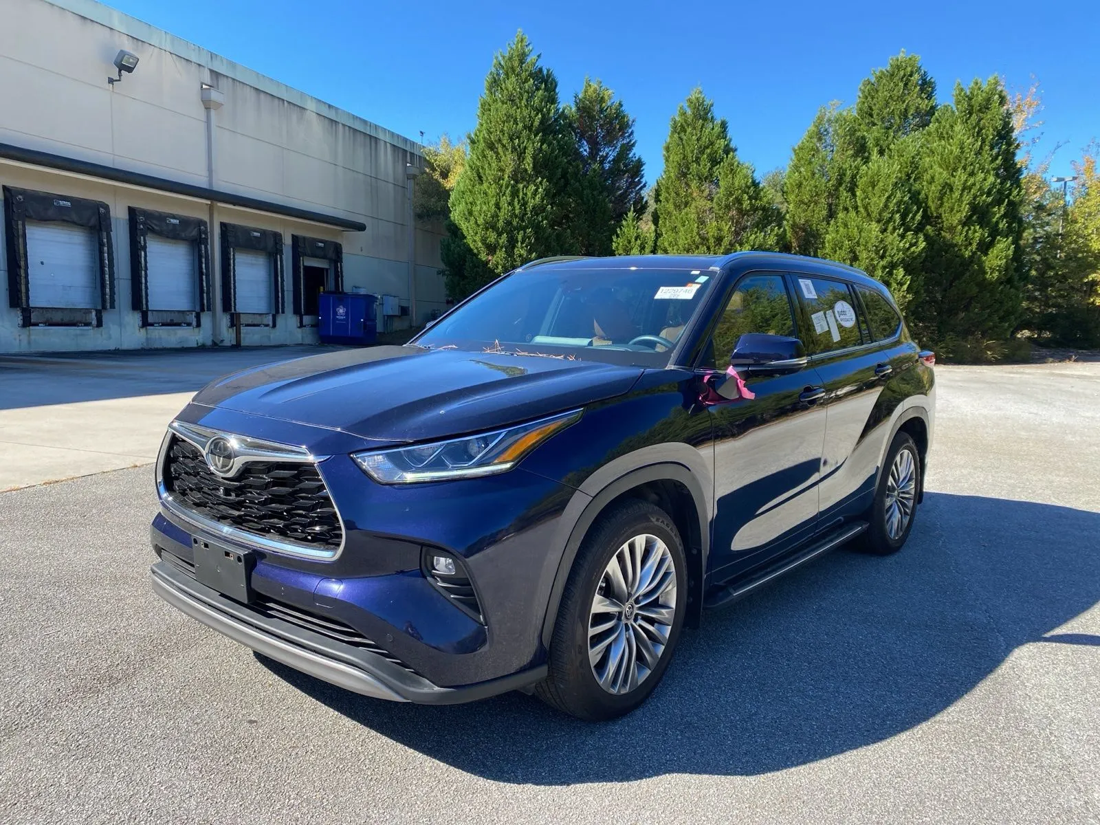 Blue 2023 Toyota Highlander L for sale in Lithia Springs, GA