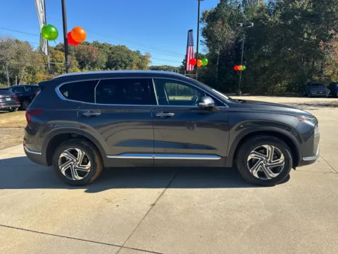 More photos of 2023 Hyundai Santa Fe SEL at ALM Hyundai West, GA