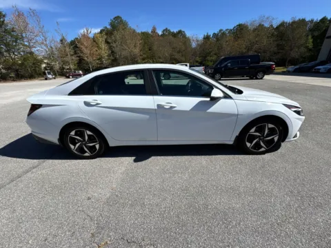 More photos of 2022 Hyundai Elantra Hybrid Limited at ALM Hyundai West, GA