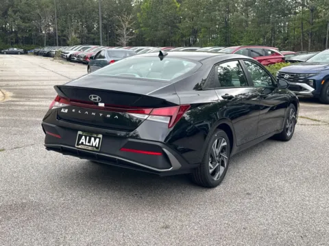 More photos of 2025 Hyundai Elantra SEL Sport at ALM Hyundai West, GA