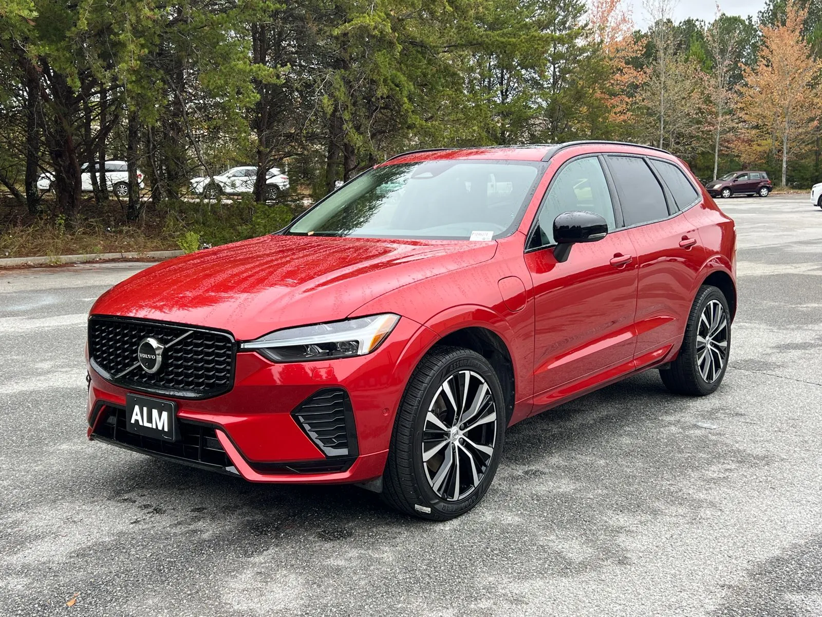 2023 Volvo XC60 Plus's photo