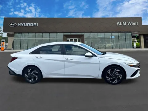 More photos of 2024 Hyundai Elantra SEL at ALM Hyundai West, GA