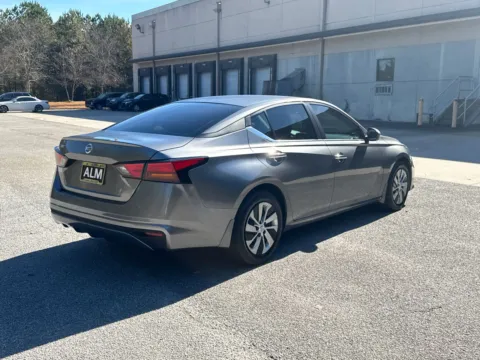 More photos of 2022 Nissan Altima 2.5 S at ALM Hyundai West, GA