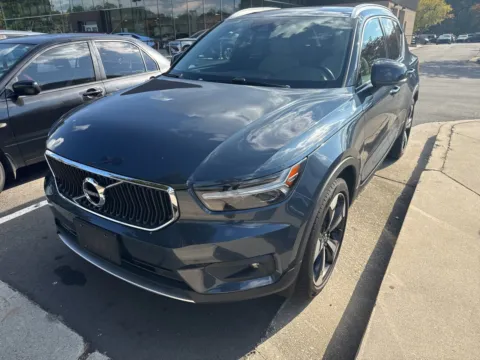 Photos of 2021 Volvo XC40 Momentum for sale in Lithia Springs, GA at ALM Hyundai West