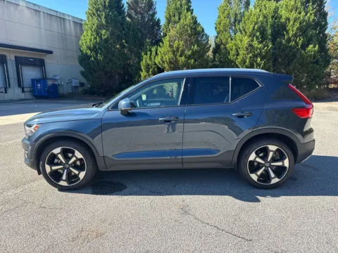 More photos of 2021 Volvo XC40 Momentum at ALM Hyundai West, GA