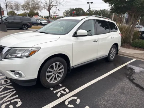 White 2015 Nissan Pathfinder SV for sale in Lithia Springs, GA