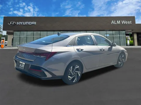 More photos of 2024 Hyundai Elantra SEL at ALM Hyundai West, GA