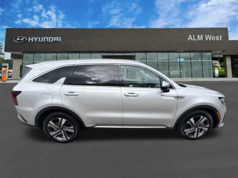More photos of 2023 Kia Sorento Plug-In Hybrid SX Prestige at ALM Hyundai West, GA