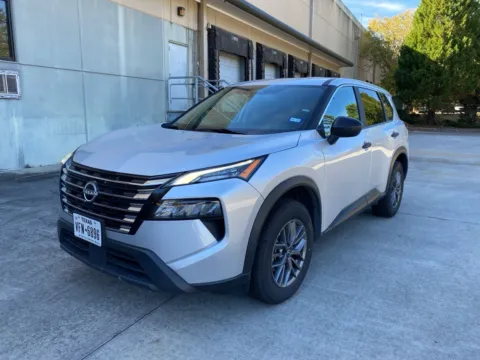 Photos of 2024 Nissan Rogue S for sale in Lithia Springs, GA at ALM Hyundai West