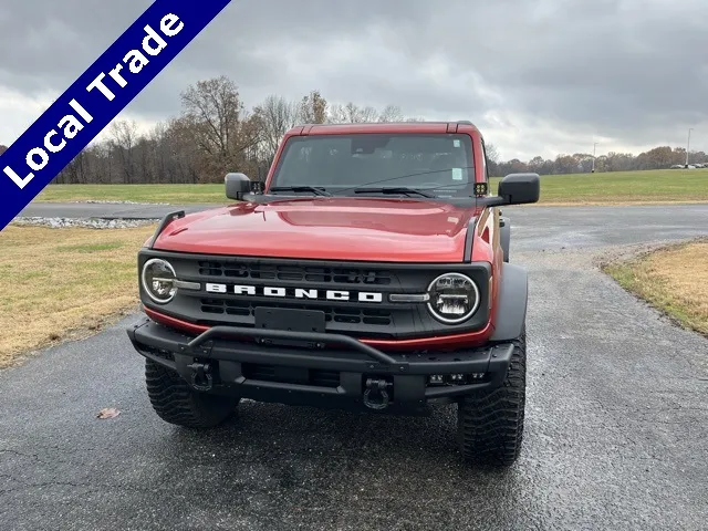 2024 Ford Bronco 4-Door Black Diamond's photo