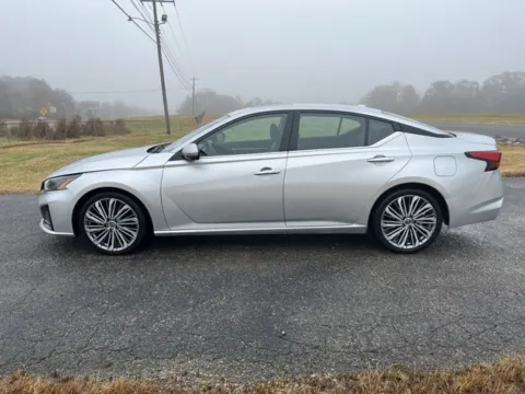 Photos of 2023 Nissan Altima 2.5 SL for sale in Martin, TN at Taylor Automotive