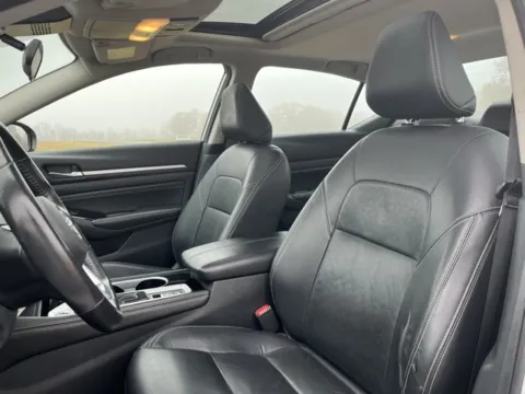 More photos of 2023 Nissan Altima 2.5 SL at Taylor Automotive, TN