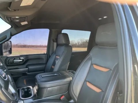 More photos of 2022 GMC Sierra 2500HD AT4 at Taylor Automotive, TN