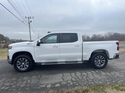 Photos of 2020 Chevrolet Silverado 1500 LT for sale in Martin, TN at Taylor Automotive