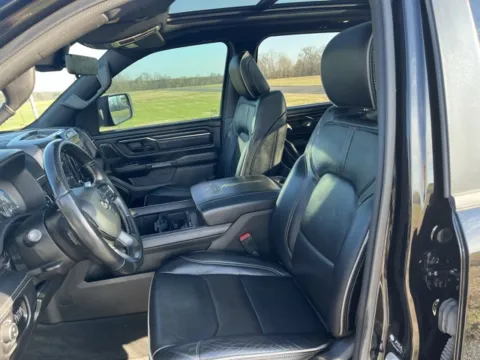 More photos of 2022 Ram 1500 Limited at Taylor Automotive, TN