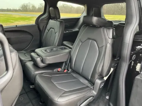 More photos of 2026 Chrysler Pacifica Select at Taylor Automotive, TN