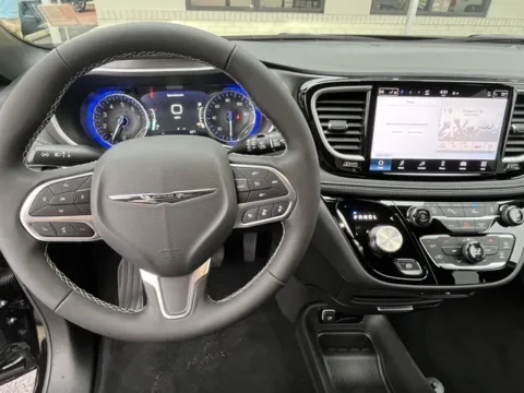 Another view of 2026 Chrysler Pacifica Select for sale in Martin, TN at Taylor Automotive