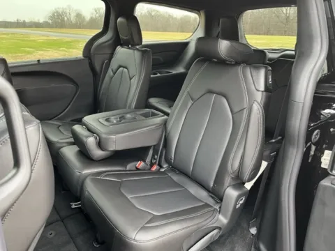 More photos of 2026 Chrysler Pacifica Select at Taylor Automotive, TN