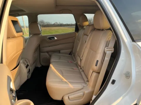 More photos of 2019 Nissan Pathfinder Platinum at Taylor Automotive, TN