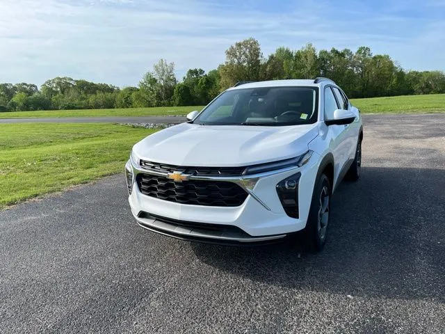 White 2026 Chevrolet Trax LT for sale in Martin, TN