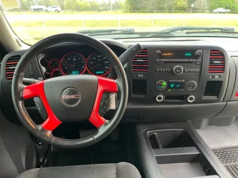 Another view of 2007 GMC Sierra 1500 SLE2 for sale in Martin, TN at Taylor Automotive