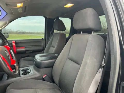 More photos of 2007 GMC Sierra 1500 SLE2 at Taylor Automotive, TN