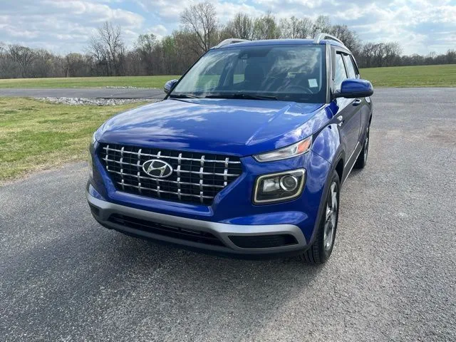 Blue 2022 Hyundai Venue SEL for sale in Martin, TN