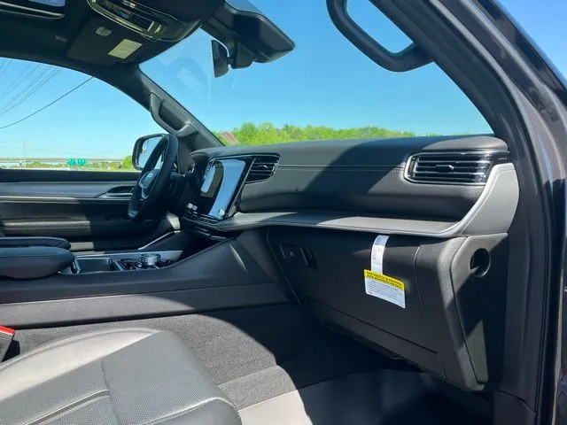 2026 Jeep Grand Wagoneer Upland - Photo 23