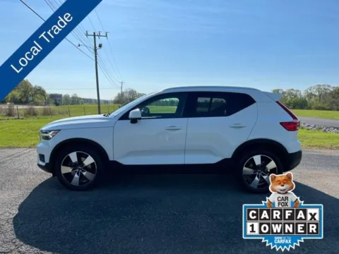 Photos of 2020 Volvo XC40 Momentum for sale in Martin, TN at Taylor Automotive