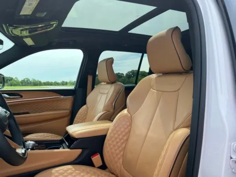 More photos of 2024 Jeep Grand Cherokee Summit Reserve at Taylor Automotive, TN