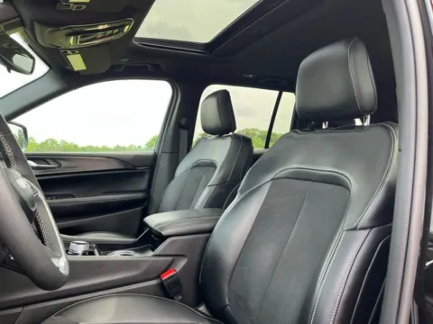 More photos of 2024 Jeep Grand Cherokee Altitude X at Taylor Automotive, TN