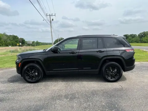 Photos of 2024 Jeep Grand Cherokee Altitude X for sale in Martin, TN at Taylor Automotive