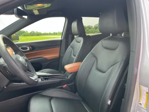 More photos of 2025 Jeep Compass Limited at Taylor Automotive, TN