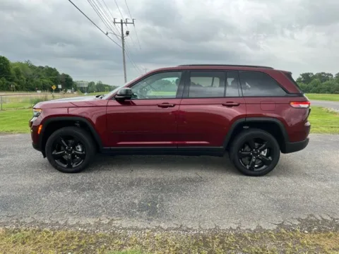 Photos of 2024 Jeep Grand Cherokee Altitude for sale in Martin, TN at Taylor Automotive