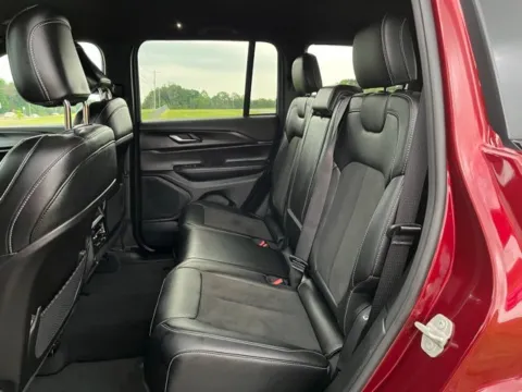 More photos of 2024 Jeep Grand Cherokee Altitude at Taylor Automotive, TN