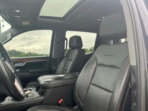 More photos of 2022 GMC Sierra 1500 Denali at Taylor Automotive, TN