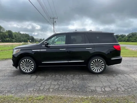 Photos of 2019 Lincoln Navigator Reserve for sale in Martin, TN at Taylor Automotive