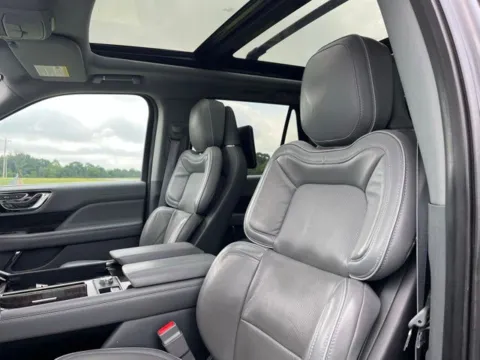 More photos of 2019 Lincoln Navigator Reserve at Taylor Automotive, TN