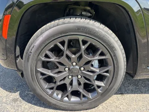 More photos of 2024 Jeep Grand Cherokee Summit at Taylor Automotive, TN
