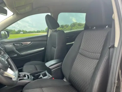 More photos of 2019 Nissan Rogue S at Taylor Automotive, TN