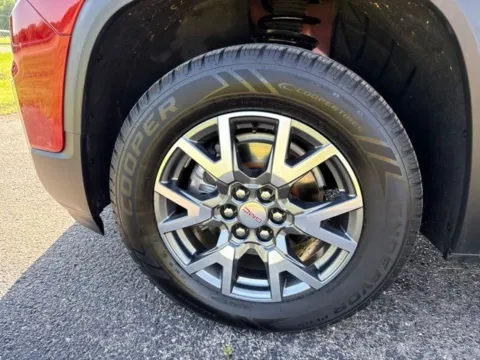 More photos of 2023 GMC Acadia SLT at Taylor Automotive, TN
