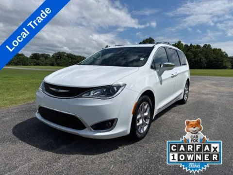 White 2017 Chrysler Pacifica Limited for sale in Martin, TN