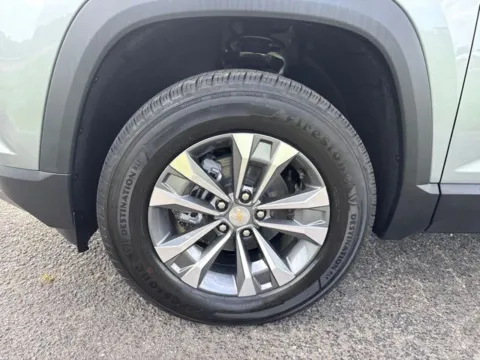 More photos of 2027 Chevrolet Equinox LT at Taylor Automotive, TN