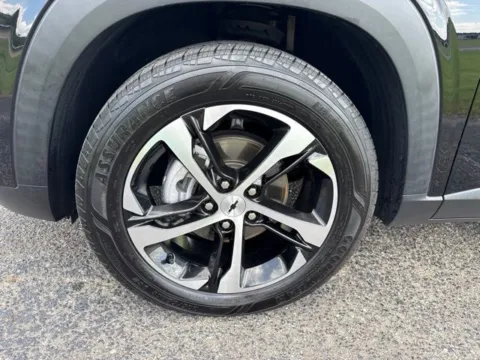 More photos of 2024 Chevrolet Trax 1RS at Taylor Automotive, TN