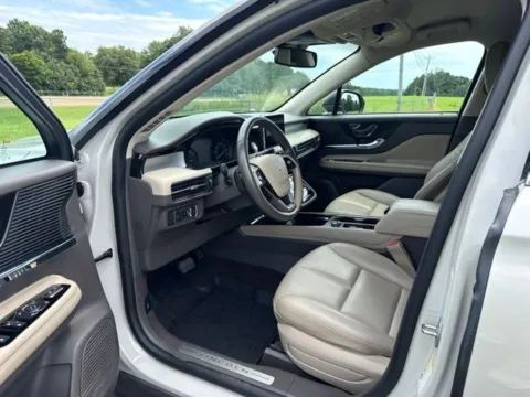 More photos of 2021 Lincoln Corsair Standard at Taylor Automotive, TN