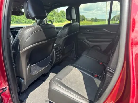 More photos of 2024 Jeep Grand Cherokee Altitude at Taylor Automotive, TN