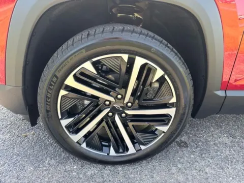 More photos of 2027 Chevrolet Equinox RS at Taylor Automotive, TN